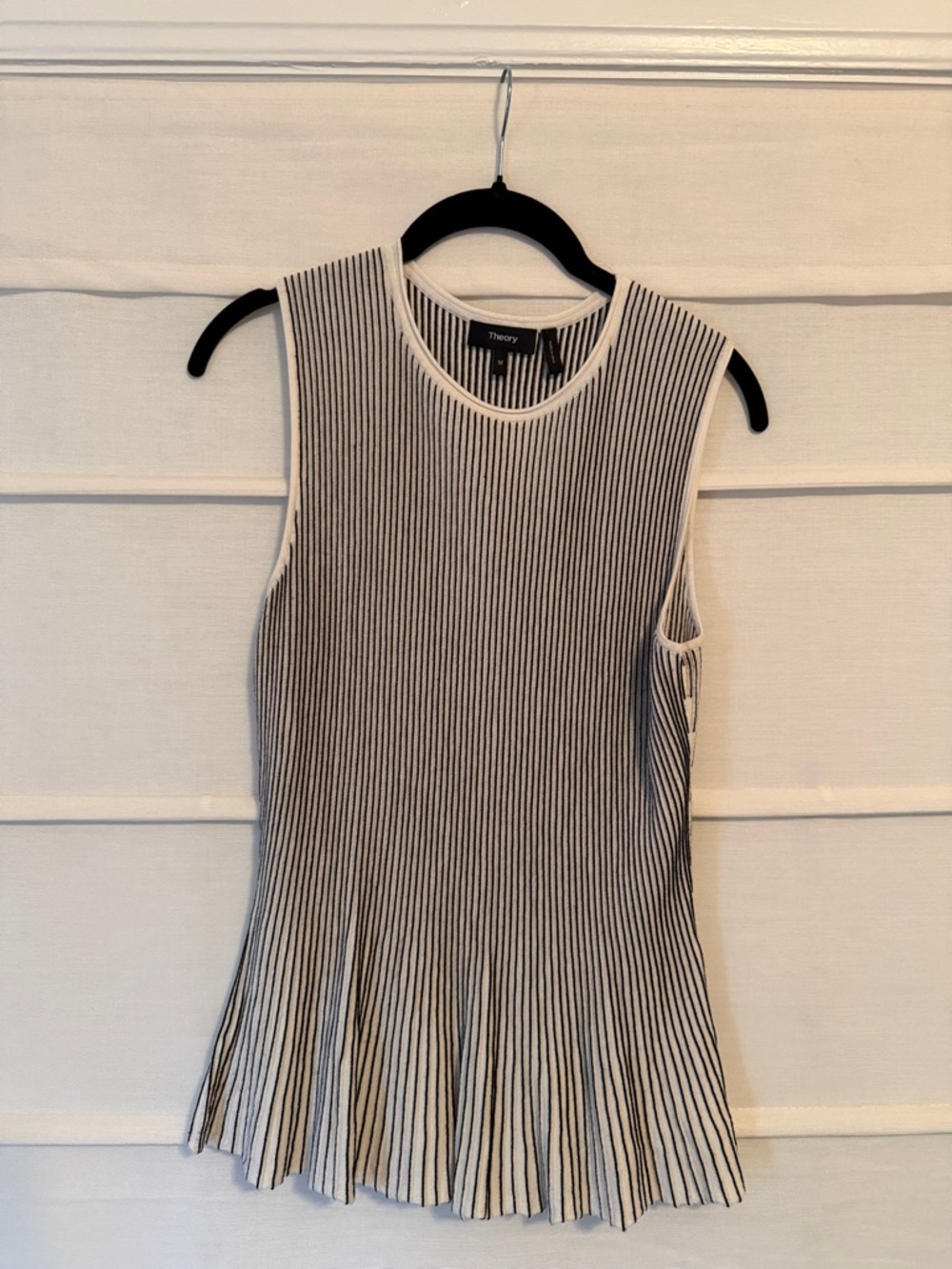 Theory Black & White Ribbed Pleat-Hem Sleeveless Tank